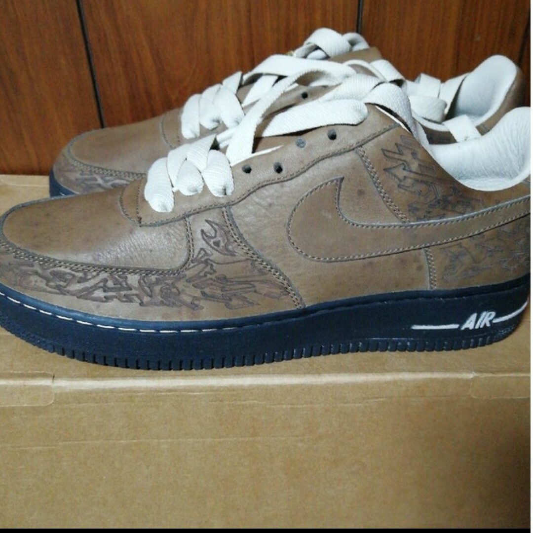 NIKE　ナイキ　AIR FORCE 1 LOW　エアーフォース　レイザー