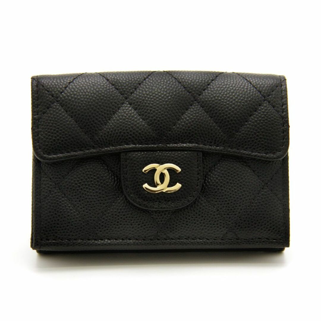 CHANEL(シャネル)のほぼ未使用 シャネル 三つ折り財布 クラシック スモール フラップウォレット AP0230 ブラック キャビアスキン CHANEL ゴールド金具 イタリア製 ミニ財布 中古 美品 ブランド財布 黒 レザー coco 中古 美品 レディースのファッション小物(財布)の商品写真