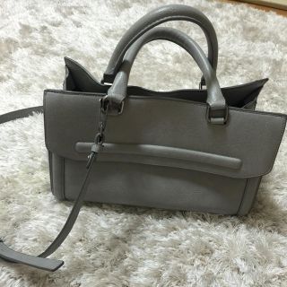 ザラ(ZARA)のZARA♡グレーショルダーバッグ(ハンドバッグ)