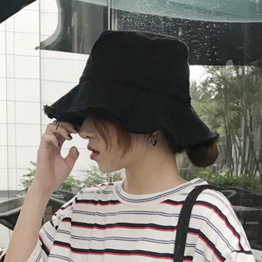 フレア フリンジ ハット レディース 黒  無地 プチプラ 帽子 韓国 美品 レディースの帽子(ハット)の商品写真