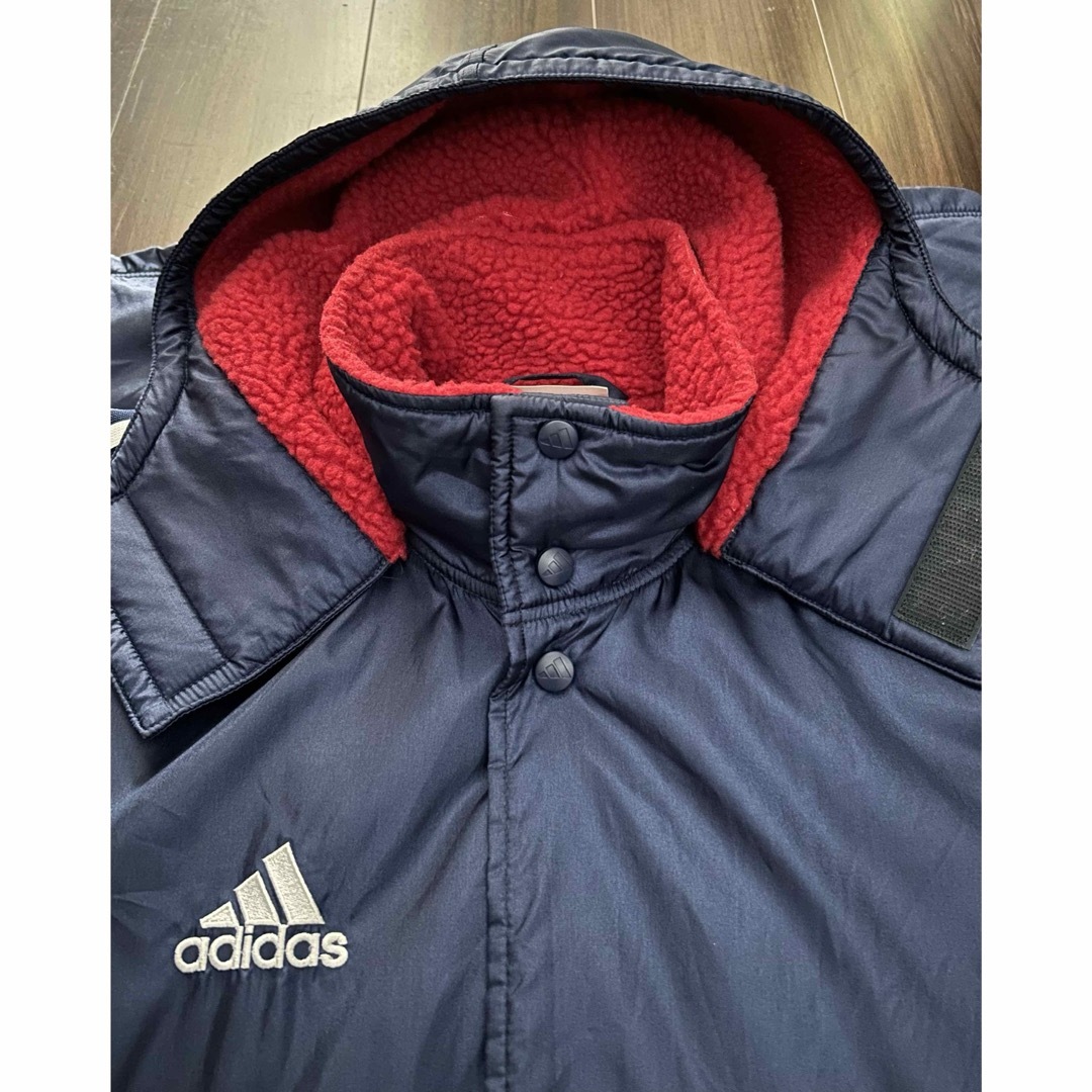 adidas(アディダス)のadidas ベンチコート 裏ボア  Ｌサイズ　アディダス　ネイビー スポーツ/アウトドアのサッカー/フットサル(その他)の商品写真