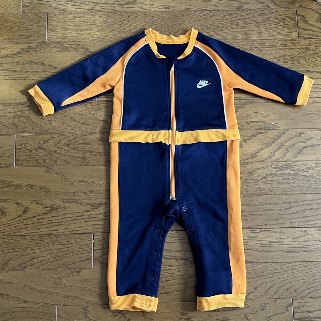 NIKE(ナイキ)のナイキ　ジャージカバーオール キッズ/ベビー/マタニティのベビー服(~85cm)(カバーオール)の商品写真