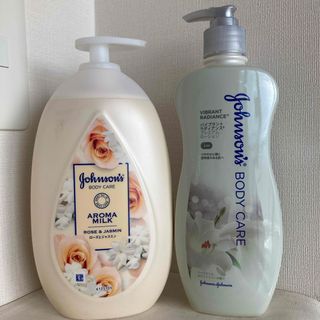 ジョンソンボディケア(Johnson's BODY CARE)のジョンソン ボディケア・バイブラント ラディアンス プレミアムローション・他1点(ボディローション/ミルク)