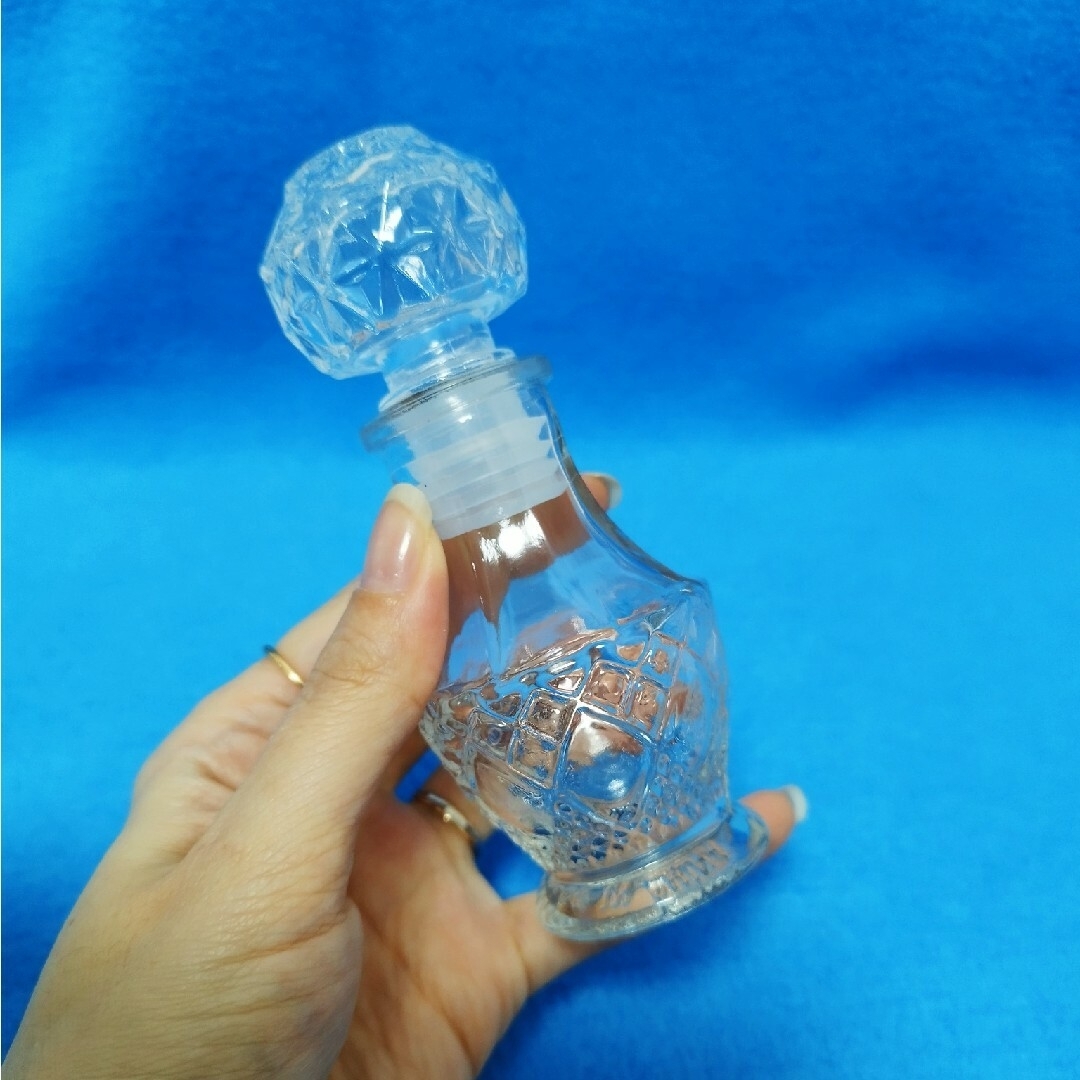 新品】アンティーク風 ガラス蓋つき 小瓶 インテリア 香水瓶 新品】アンティーク風 ガラス蓋つき 小瓶 インテリア 香水瓶