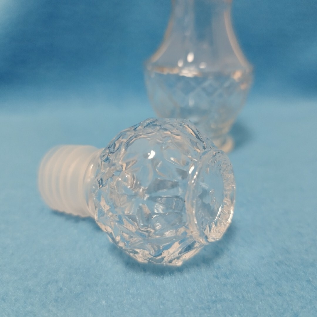 新品】アンティーク風 ガラス蓋つき 小瓶 インテリア 香水瓶 新品】アンティーク風 ガラス蓋つき 小瓶 インテリア 香水瓶