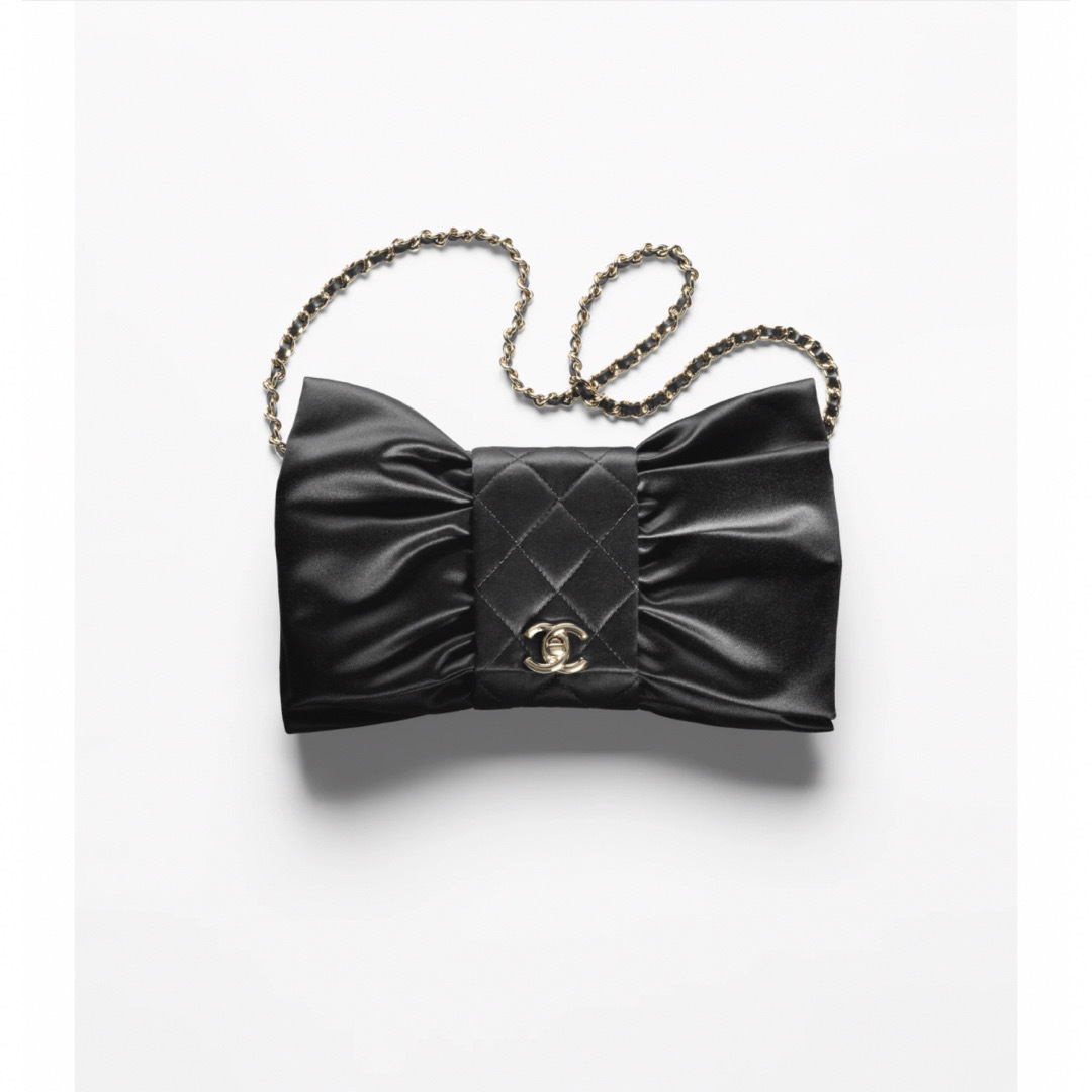 CHANEL - シャネル リボン サテンバッグ チェーンクラッチ 新品 CHANEL - シャネル リボン サテンバッグ チェーンクラッチ 新品