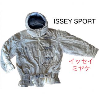 イッセイミヤケ スポーツの通販 100点以上 | ISSEY MIYAKEを買うならラクマ