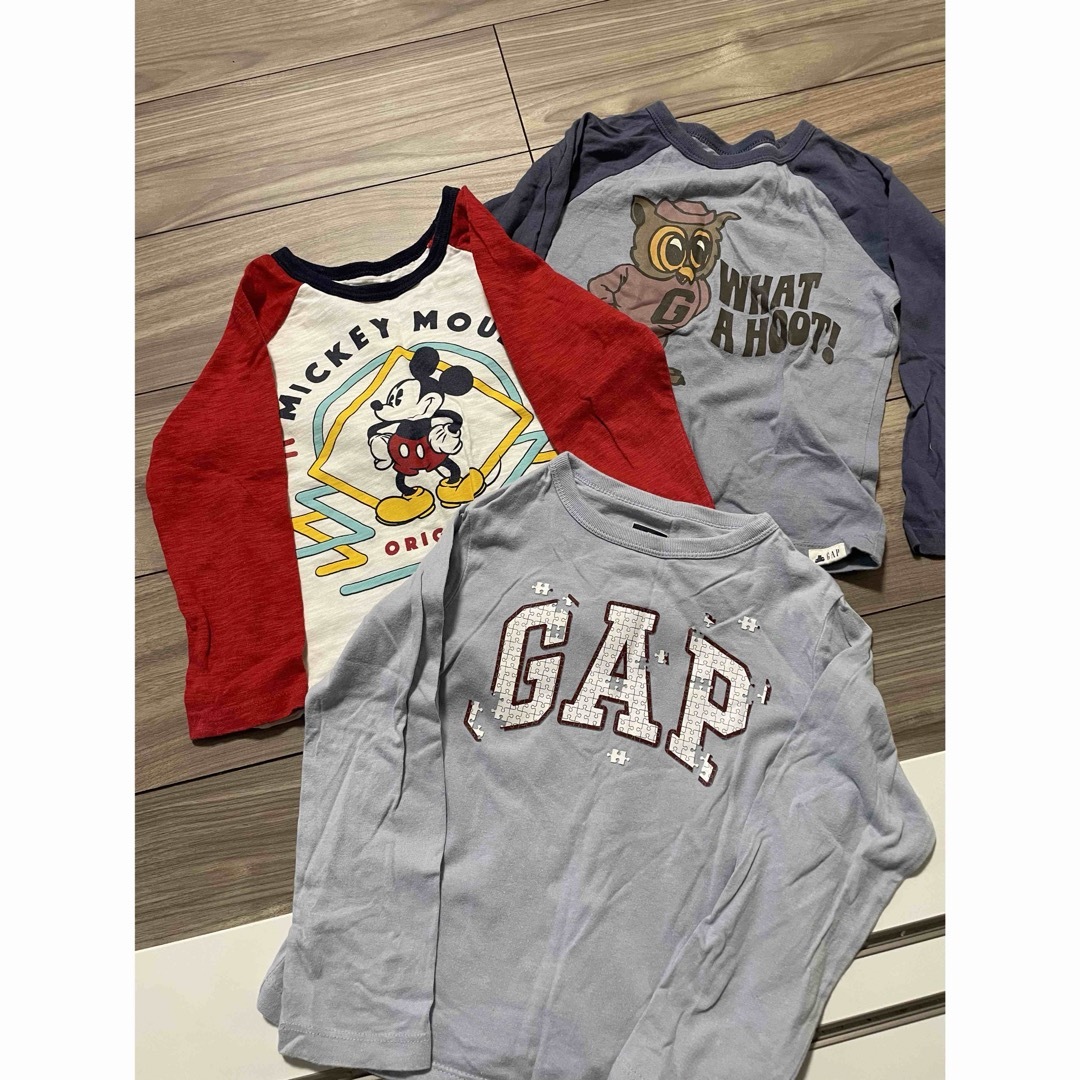 GAP(ギャップ)のGAP  ロンＴ　3枚セット キッズ/ベビー/マタニティのキッズ服男の子用(90cm~)(Tシャツ/カットソー)の商品写真