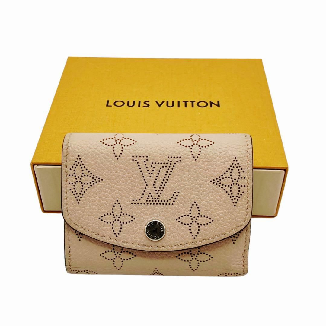 LOUIS VUITTON(ルイヴィトン)の⭐️美品⭐️ ルイヴィトン マヒナ ポルトフォイユ イリス XS 折り財布 レディースのファッション小物(財布)の商品写真