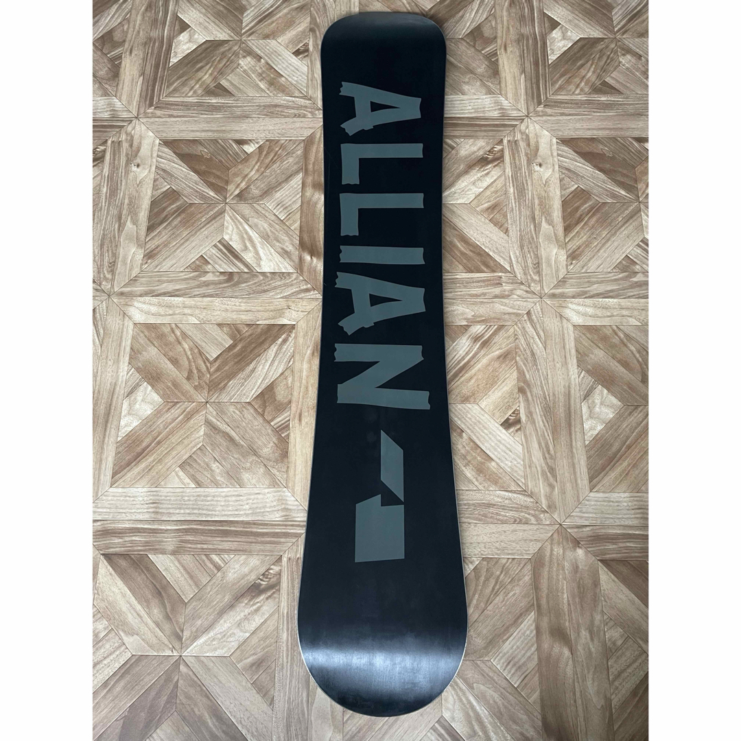 ALLIAN(アライアン)のALLIAN PRISM INVISIBLE 155 スポーツ/アウトドアのスノーボード(ボード)の商品写真
