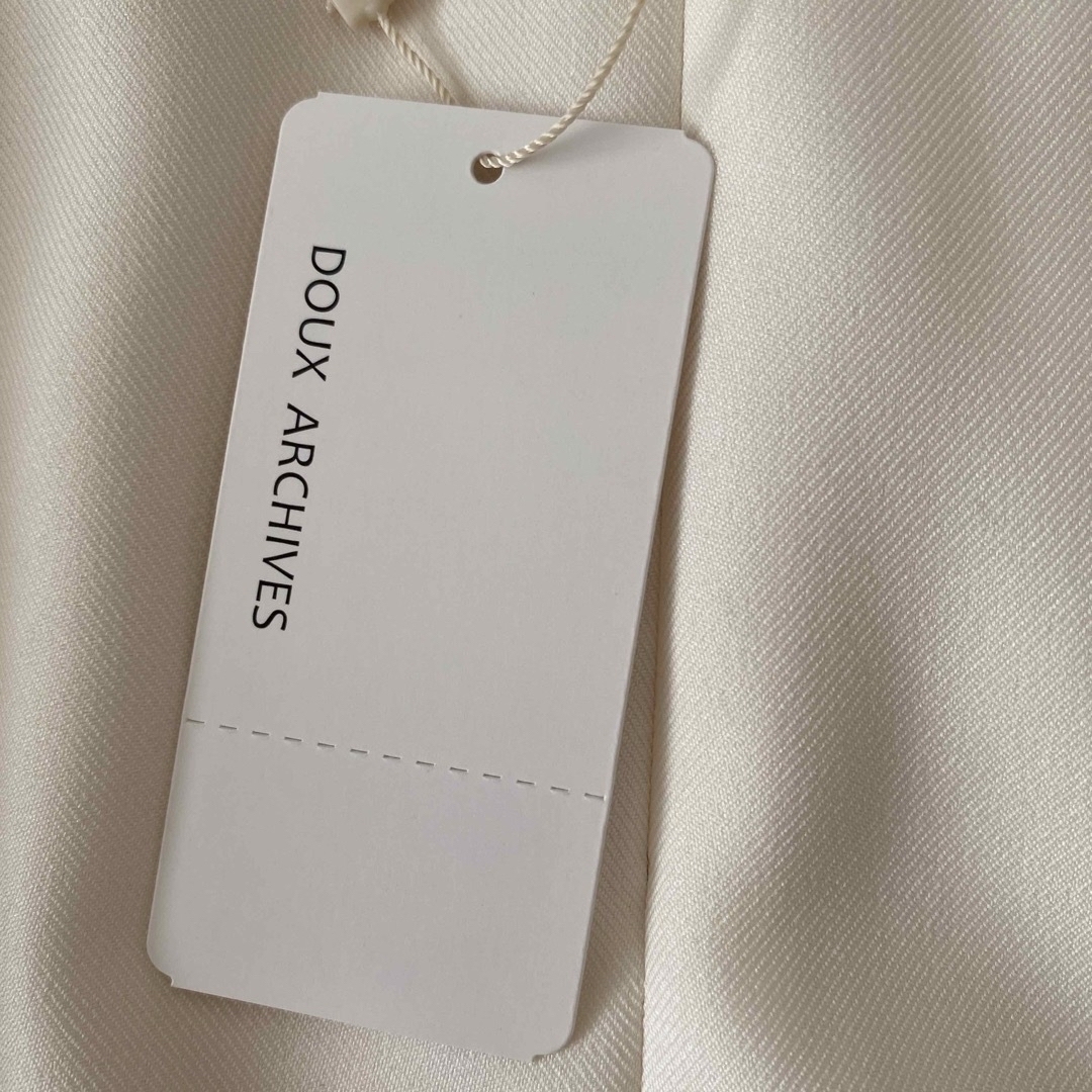 Doux archives(ドゥアルシーヴ)の新品　美品　ホワイト　ロングステッチスカート レディースのスカート(ロングスカート)の商品写真