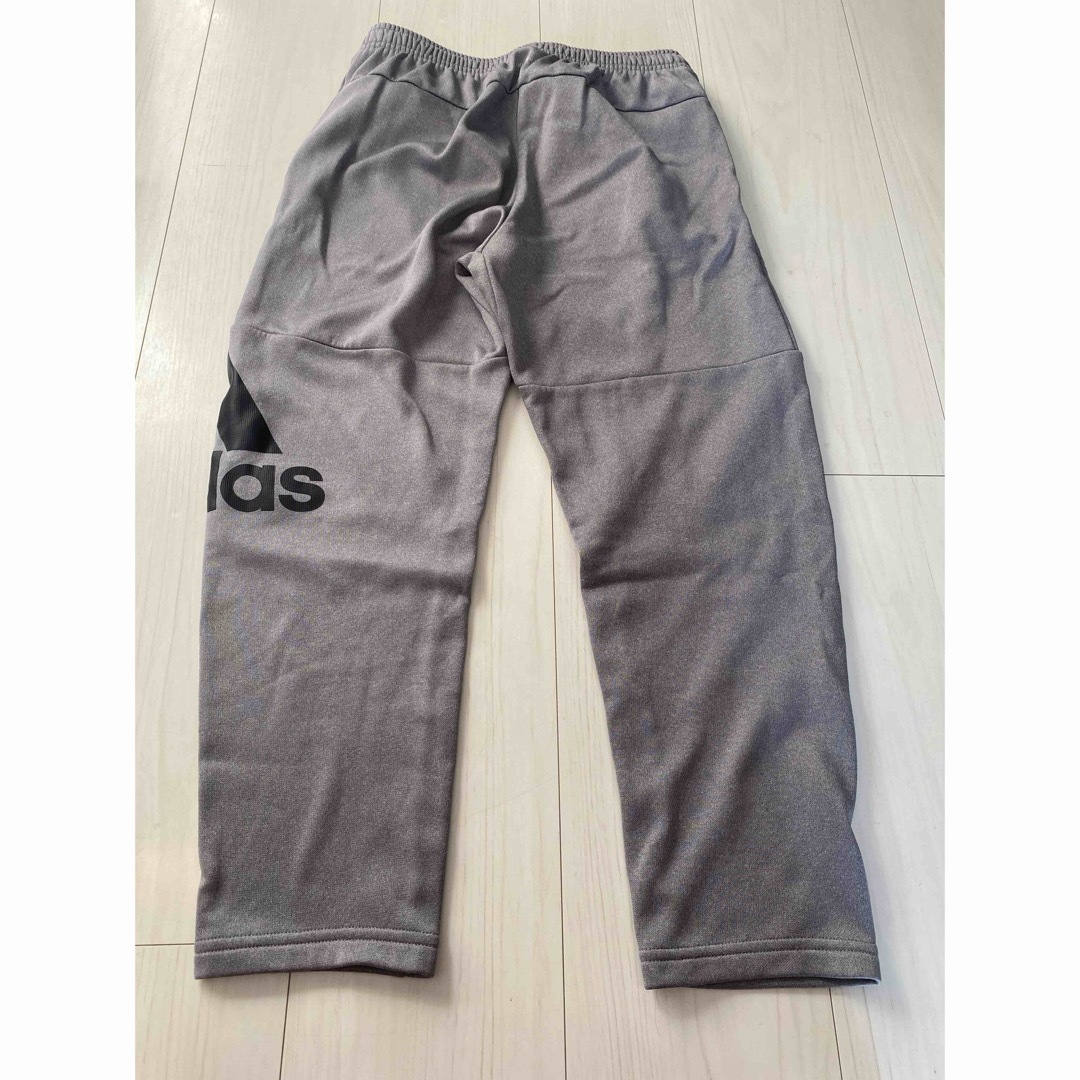 adidas(アディダス)のadidas 140 キッズ/ベビー/マタニティのキッズ服男の子用(90cm~)(パンツ/スパッツ)の商品写真