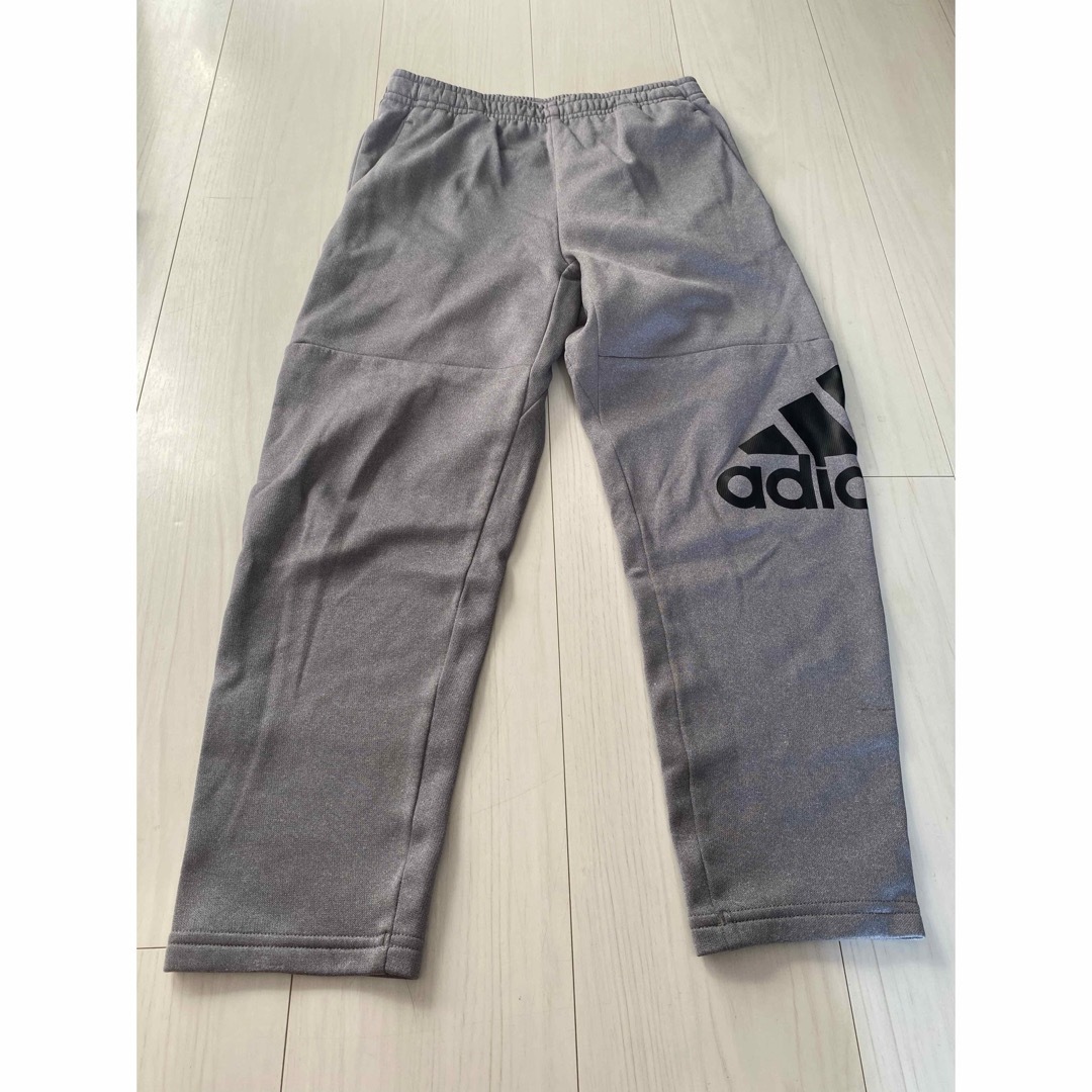 adidas(アディダス)のadidas 140 キッズ/ベビー/マタニティのキッズ服男の子用(90cm~)(パンツ/スパッツ)の商品写真