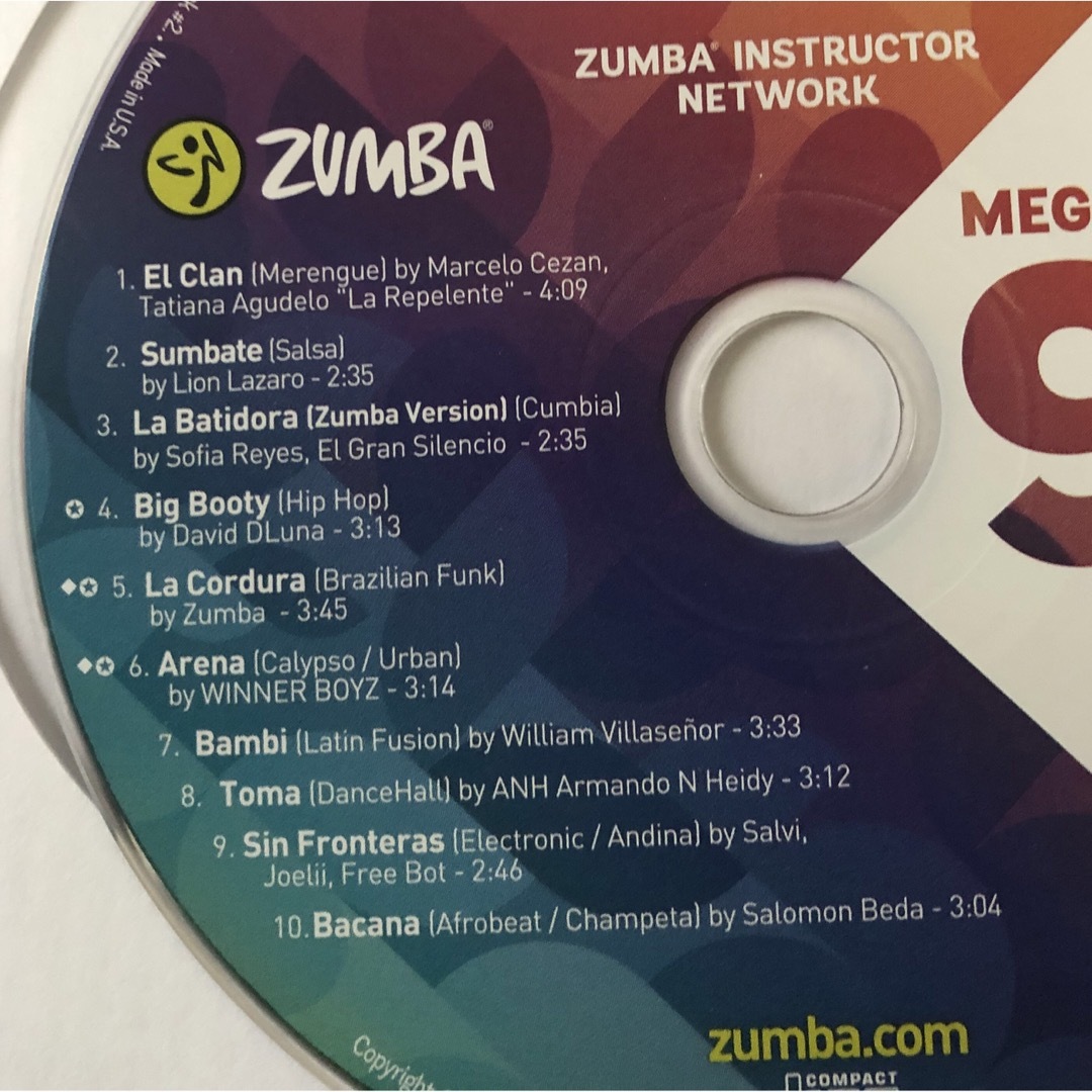 Zumba(ズンバ)のzumba megamix 98 CD ズンバ　メガミックス エンタメ/ホビーのCD(クラブ/ダンス)の商品写真