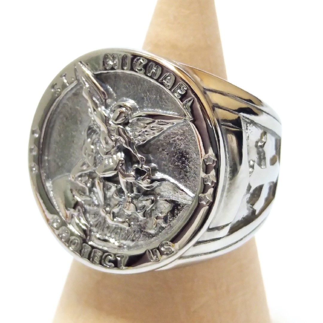 16号　シルバー 大天使ミカエル  シグネットリング 指輪 メンズレディース メンズのアクセサリー(リング(指輪))の商品写真