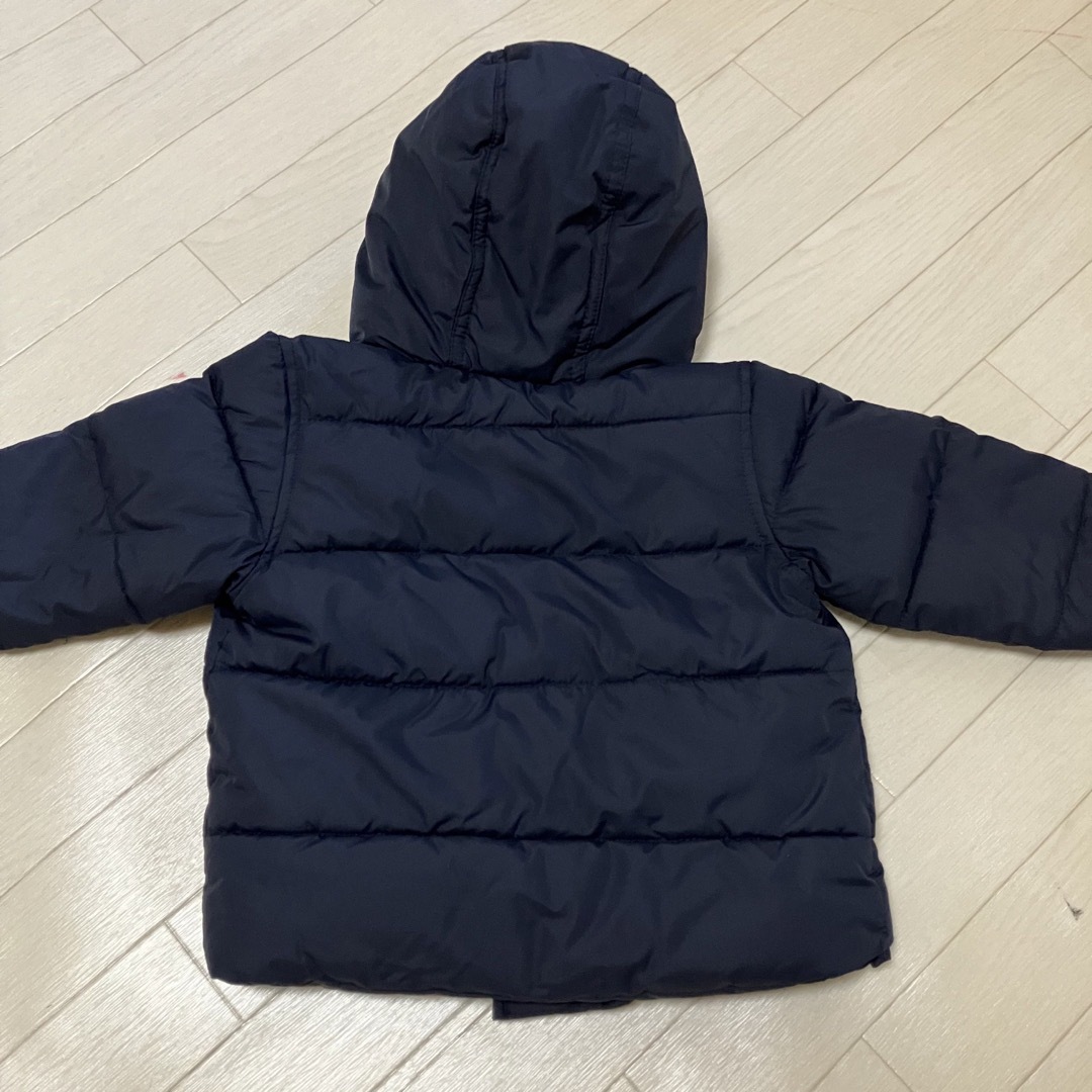 babyGAP(ベビーギャップ)のbaby gap ダウン 70 ギャップ キッズ/ベビー/マタニティのベビー服(~85cm)(ジャケット/コート)の商品写真