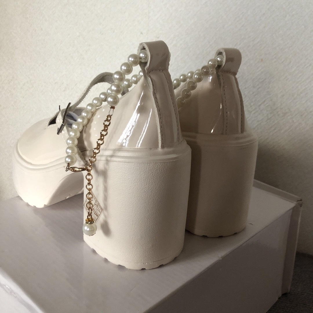 【新品】厚底ローファー　23cm レディースの靴/シューズ(ローファー/革靴)の商品写真