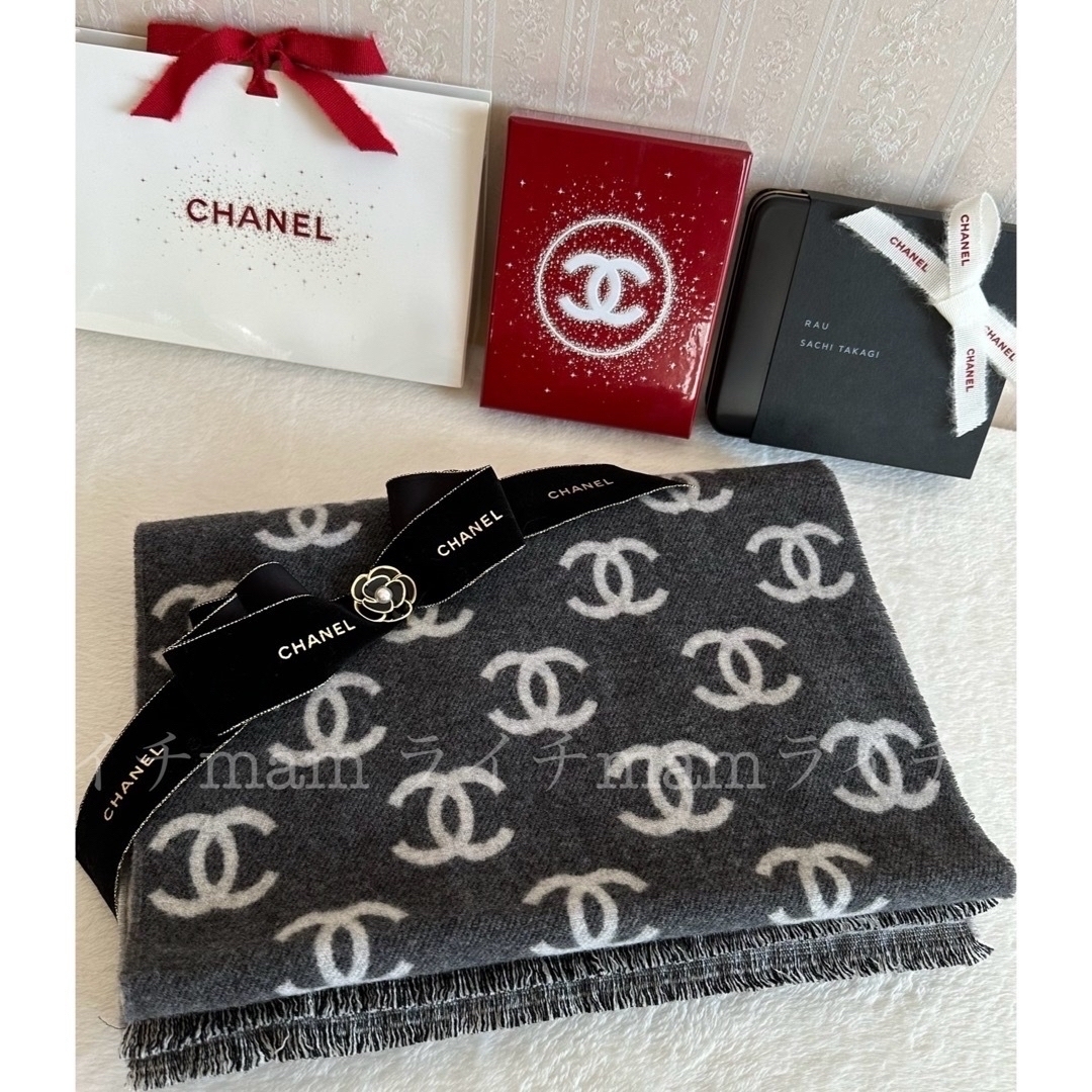 CHANEL(シャネル)のCHANEL🎀シャネル♡マフラー♡新品未使用 レディースのファッション小物(マフラー/ショール)の商品写真