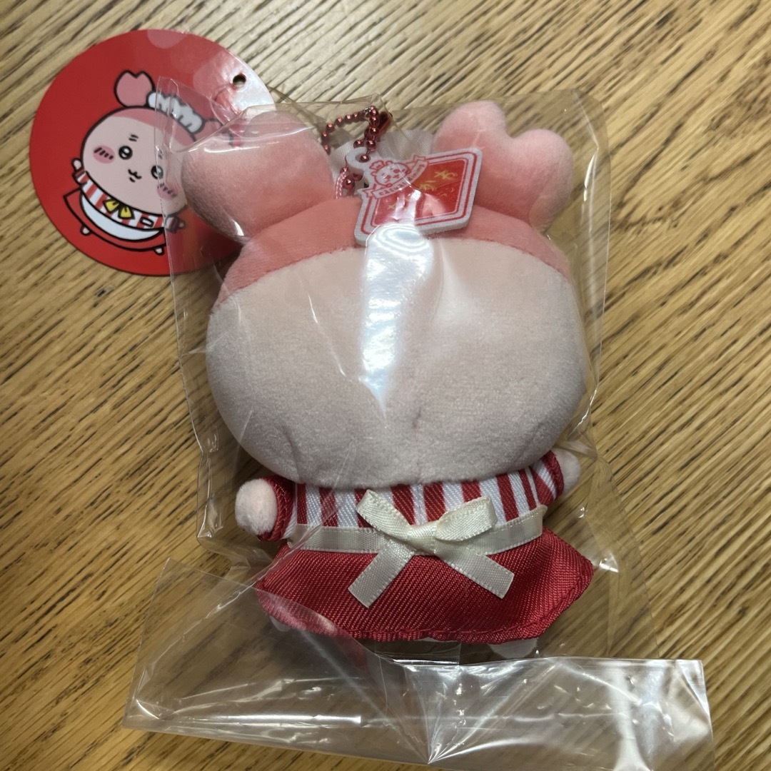 ちいかわ(チイカワ)のちいかわレストラン　ホール担当なマスコット　古本屋　カニちゃん エンタメ/ホビーのおもちゃ/ぬいぐるみ(キャラクターグッズ)の商品写真