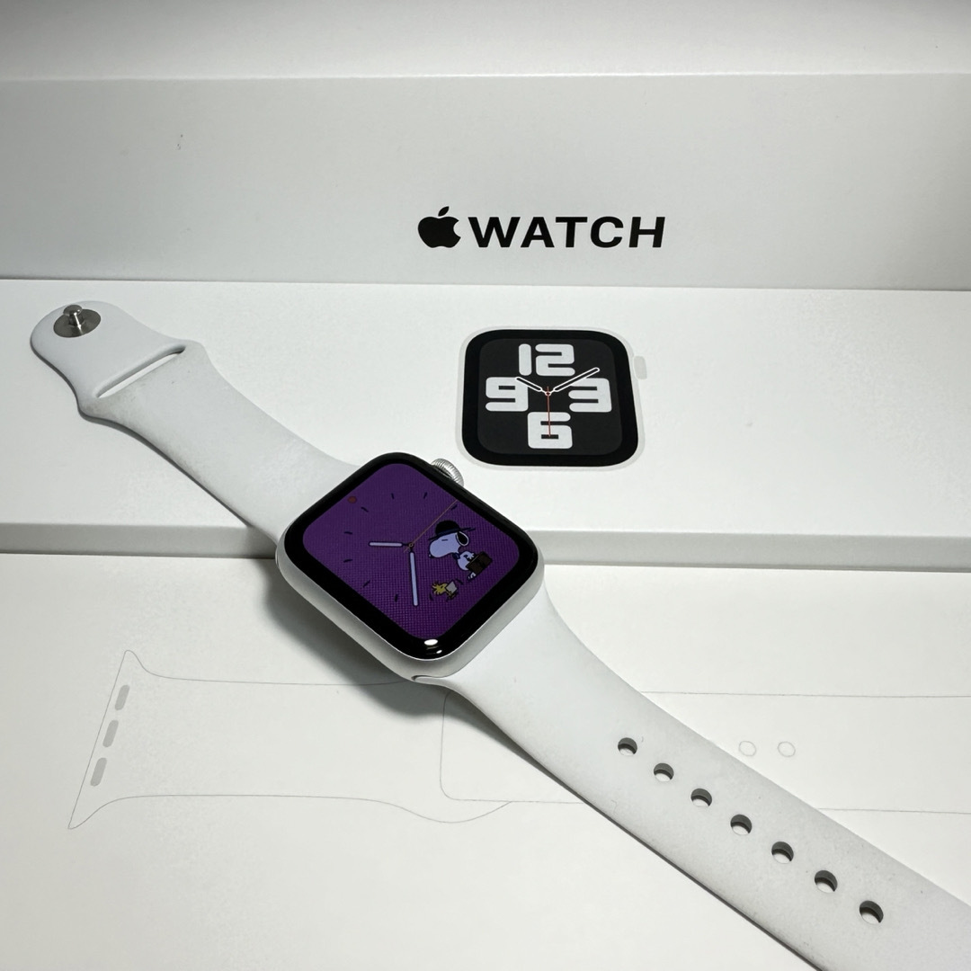 【新品/美品】Apple Watch SE 第2世代 40mm おまけバンド付き