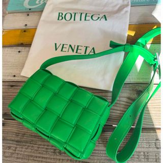 ボッテガヴェネタ(Bottega Veneta)のBOTTEGA ボッテガ バッグ スモール パデッド カセット ショルダー 鞄 (ショルダーバッグ)