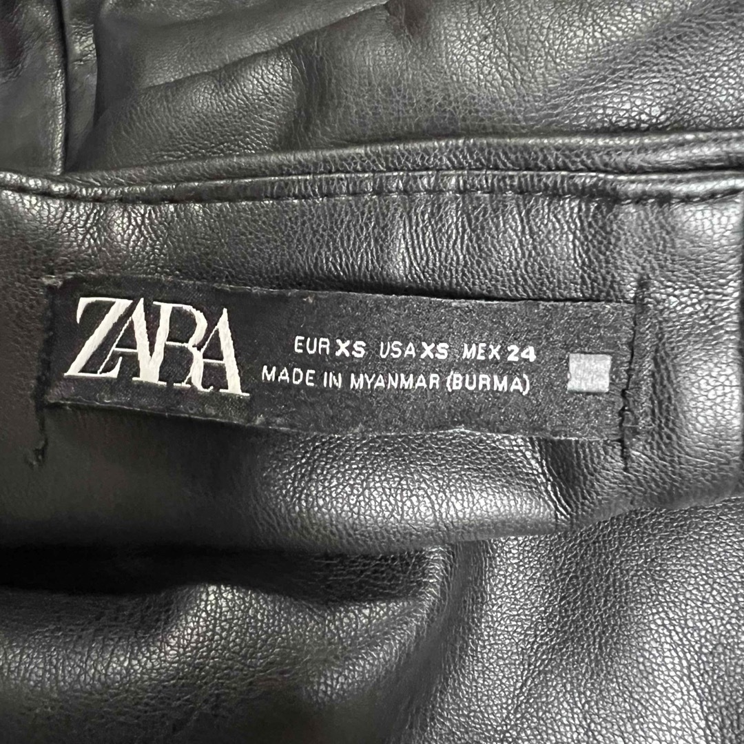 ZARA(ザラ)のZARA ザラ　カシュクールリボン膝丈スカート　フェイクレザー レディースのスカート(ひざ丈スカート)の商品写真