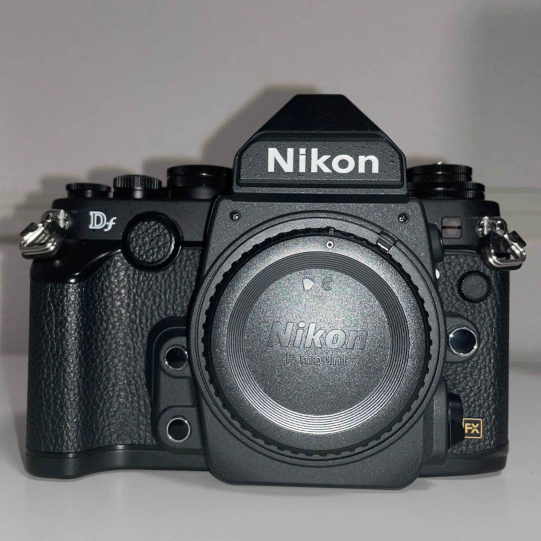 Nikon(ニコン)のNikon Df ボディ (black) (超美品) スマホ/家電/カメラのカメラ(デジタル一眼)の商品写真