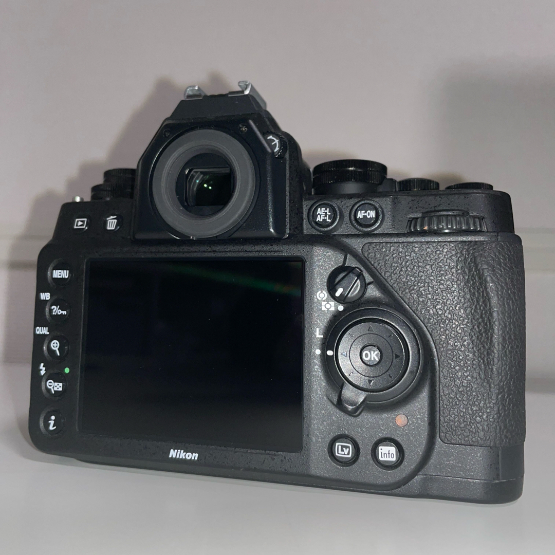 Nikon(ニコン)のNikon Df ボディ (black) (超美品) スマホ/家電/カメラのカメラ(デジタル一眼)の商品写真