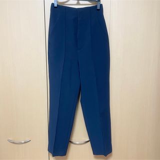 アプワイザーリッシェ(Apuweiser-riche)の【Apuweiser-riche】ネイビーパンツ／極美品(クロップドパンツ)