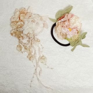 エムスール(m.soeur)のm.soeur 紫陽花のブローチ お花いっぱいのヘアゴム 2個セット エムスール(ブローチ/コサージュ)