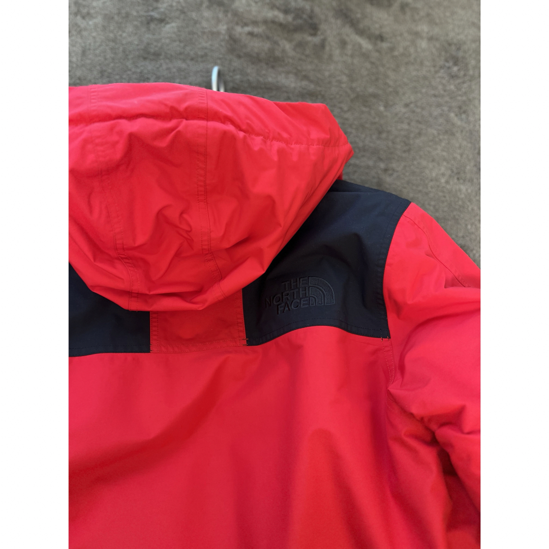 THE NORTH FACE(ザノースフェイス)のノースフェイス　ダウンジャケット　コート　日本非売　赤　XL相当　M（US規格） メンズのジャケット/アウター(ダウンジャケット)の商品写真