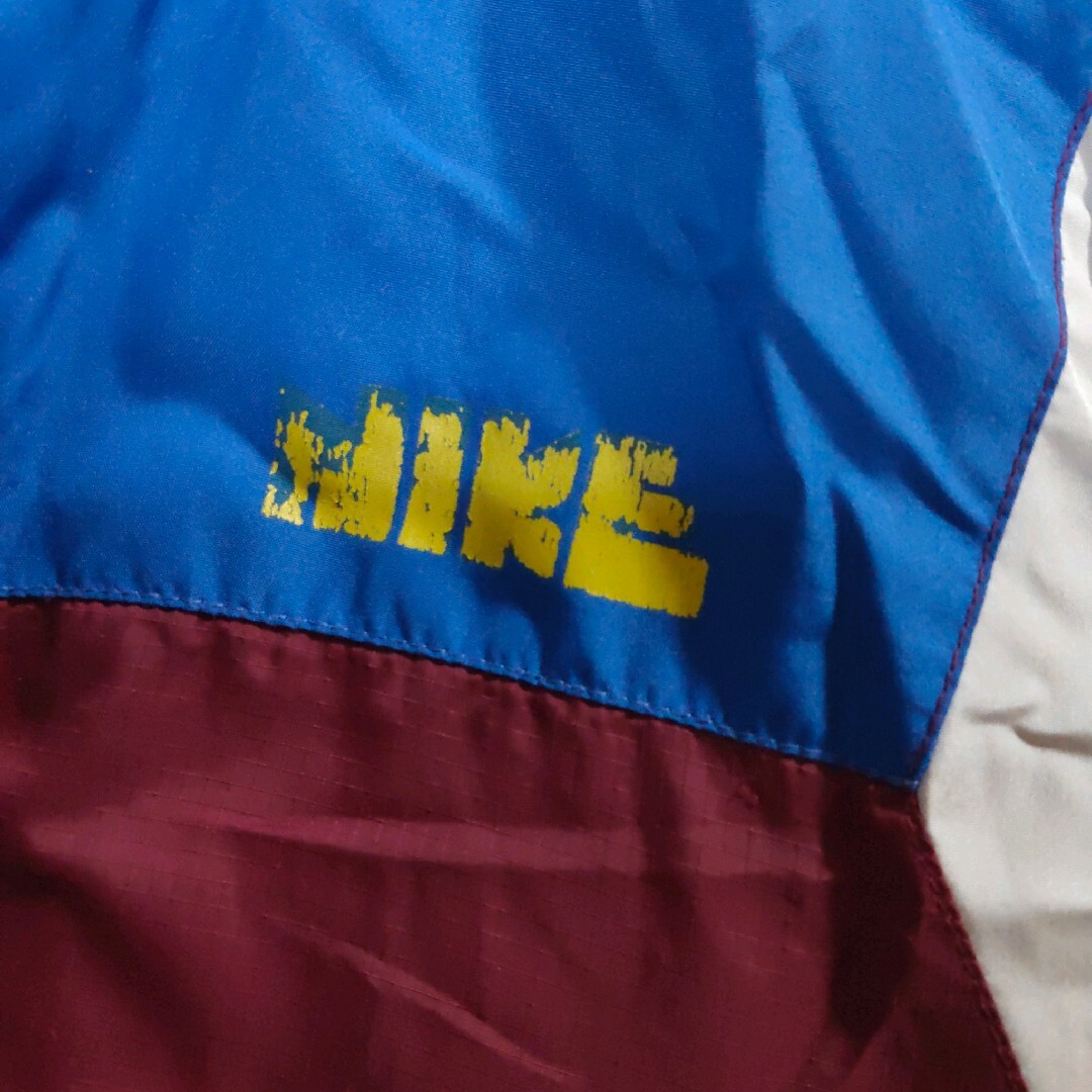 NIKE(ナイキ)のNIKE　100 リバーシブル　ブルゾン　パーカー　ジャンパー　ジャンバー キッズ/ベビー/マタニティのキッズ服男の子用(90cm~)(ジャケット/上着)の商品写真