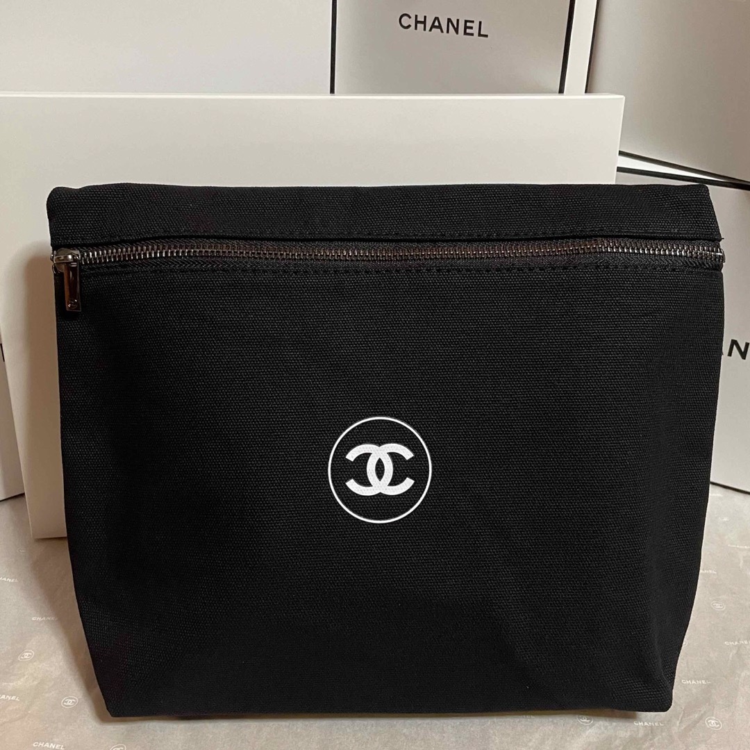 CHANEL - CHANEL ブラック ポーチ 1個 ノベルティの通販 by イカ's