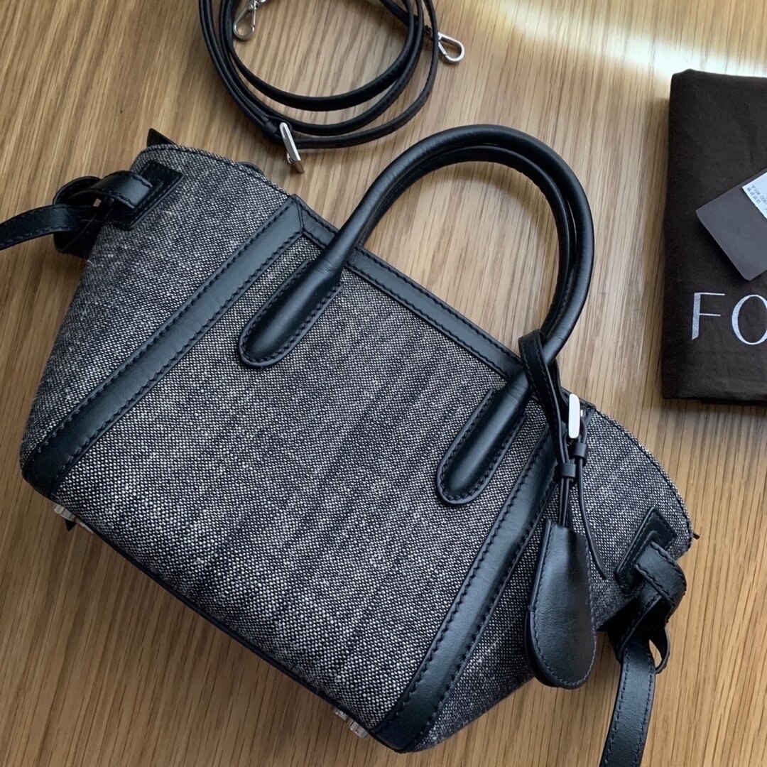 FOXEY(フォクシー)の♡新品同様♡ FOXEY 132000円 2WAYショルダー ハンドバッグ 黒 レディースのバッグ(ハンドバッグ)の商品写真