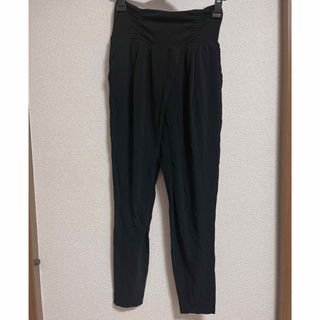 エミ(emmi)の【美品】emmi サルエルパンツ YOGAウェア　トレーニングウェア　ジム　黒(サルエルパンツ)