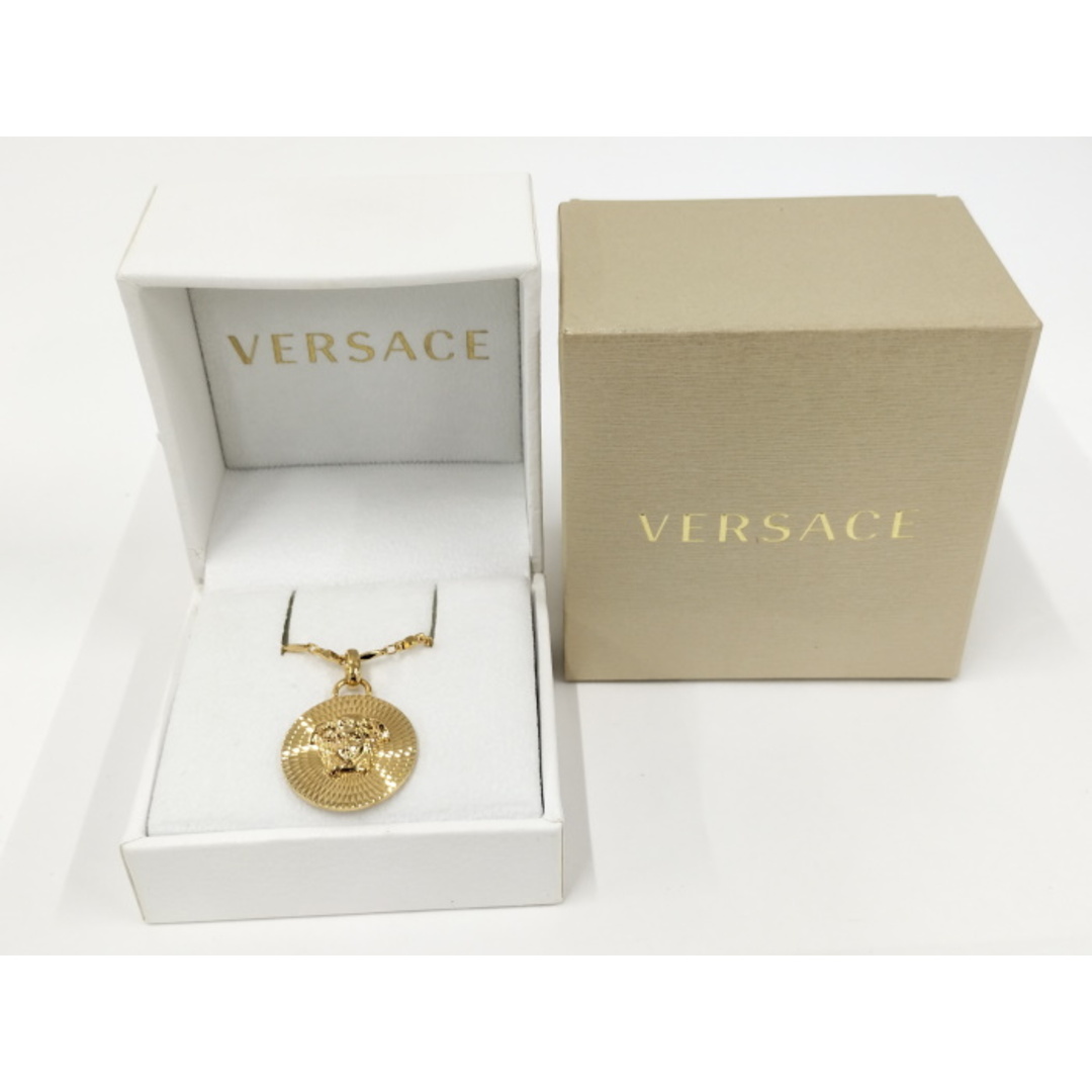 VERSACE(ヴェルサーチ)のVERSACE ネックレス メデューサ メッキ ゴールド レディースのアクセサリー(ネックレス)の商品写真