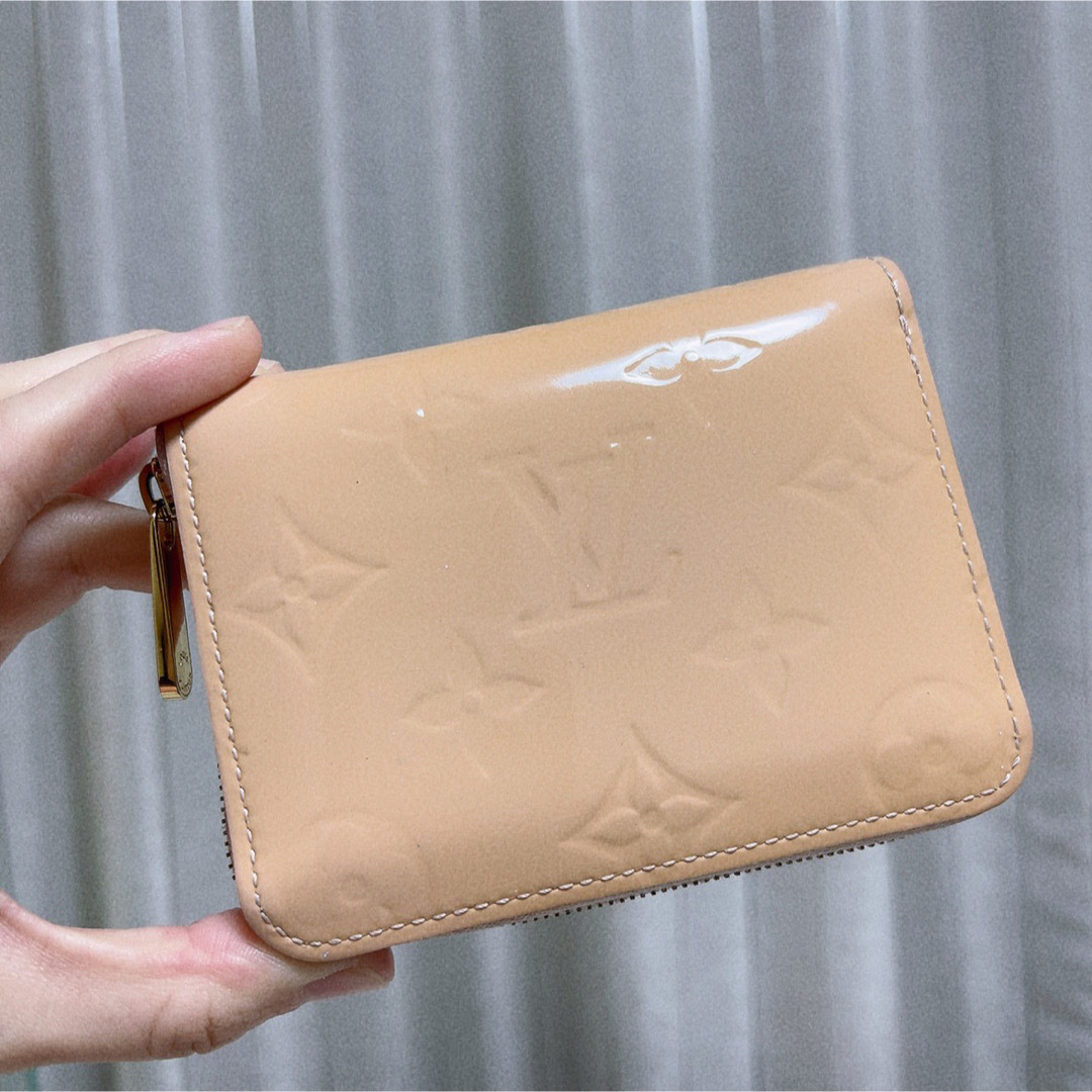 LOUIS VUITTON(ルイヴィトン)のルイ ヴィトン 財布　ジッピーコインパース　ヴェルニ　ピンク　ベージュ レディースのファッション小物(財布)の商品写真