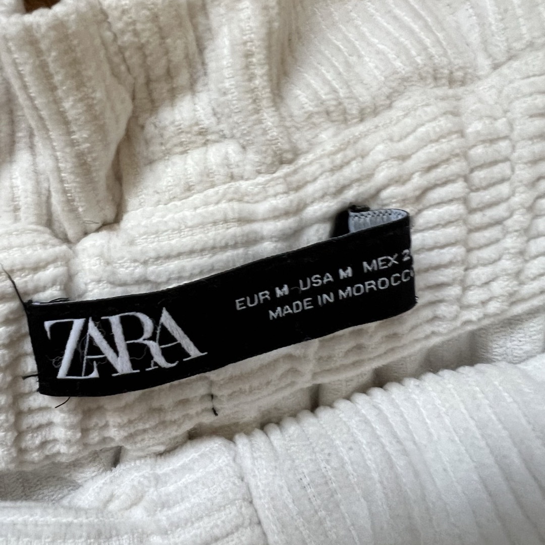 ZARA(ザラ)のZARA コーデュロイワイドパンツ レディースのパンツ(カジュアルパンツ)の商品写真