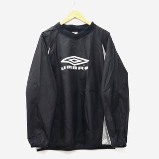 アンブロ(UMBRO)のアンブロ UMBRO プリントロゴ プルオーバー ジャケット L ブラック(ブルゾン)