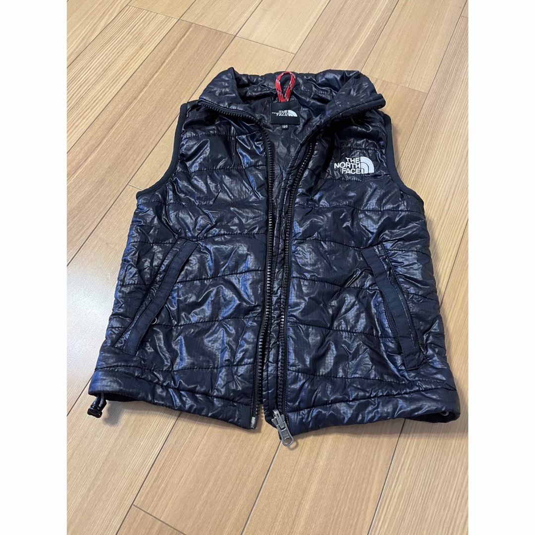 THE NORTH FACE(ザノースフェイス)の１２０　ノースフェイスベスト キッズ/ベビー/マタニティのキッズ服男の子用(90cm~)(ジャケット/上着)の商品写真