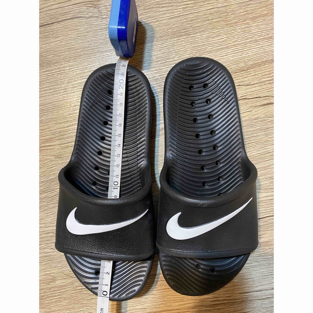 NIKE(ナイキ)のNIKE サンダル　プールサイドで滑らない キッズ/ベビー/マタニティのキッズ靴/シューズ(15cm~)(サンダル)の商品写真