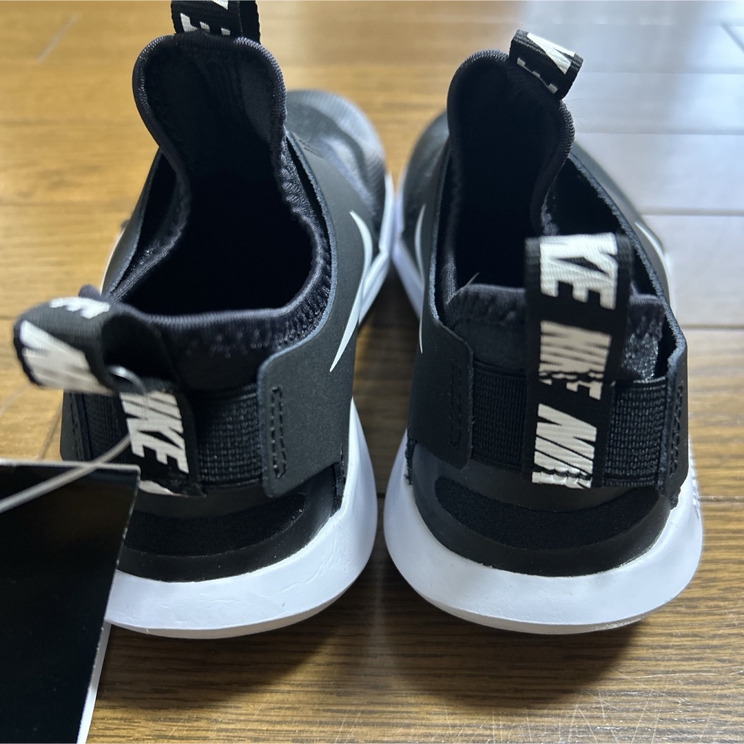 NIKE(ナイキ)のNIKE FLEX RUNNER  スリッポン AT4663 22cm キッズ/ベビー/マタニティのキッズ靴/シューズ(15cm~)(スニーカー)の商品写真