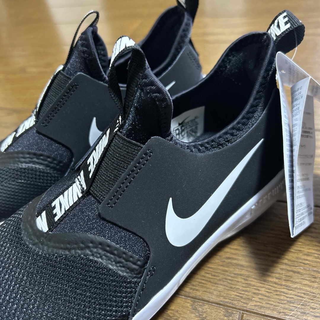 NIKE(ナイキ)のNIKE FLEX RUNNER  スリッポン AT4663 22cm キッズ/ベビー/マタニティのキッズ靴/シューズ(15cm~)(スニーカー)の商品写真