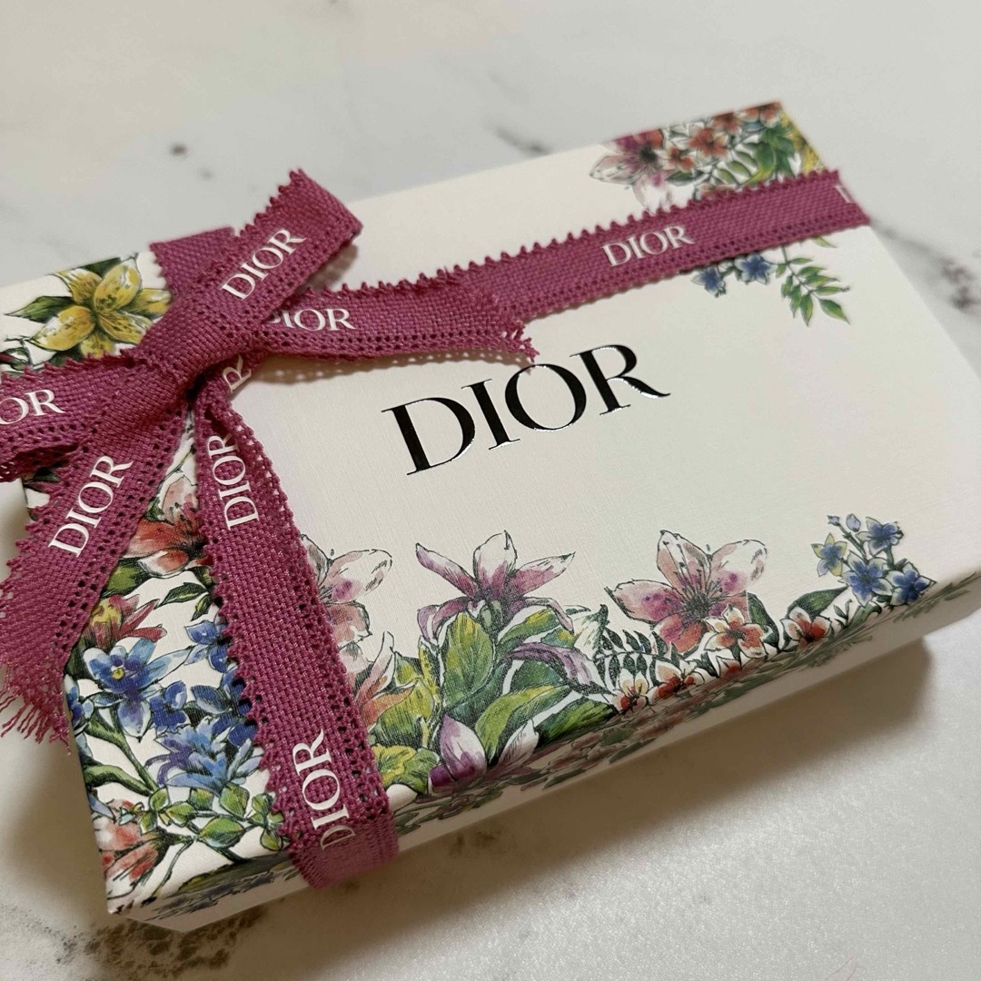 Dior(ディオール)のディオール　ジャドール　パルファンドー　50ml コスメ/美容の香水(香水(女性用))の商品写真