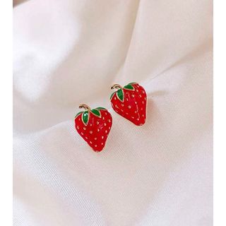 いちご　ピアス(ピアス)