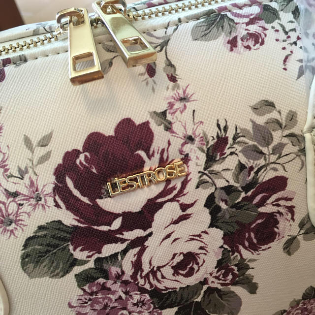 L'EST ROSE(レストローズ)のレストローズ♡花柄バッグ レディースのバッグ(ハンドバッグ)の商品写真