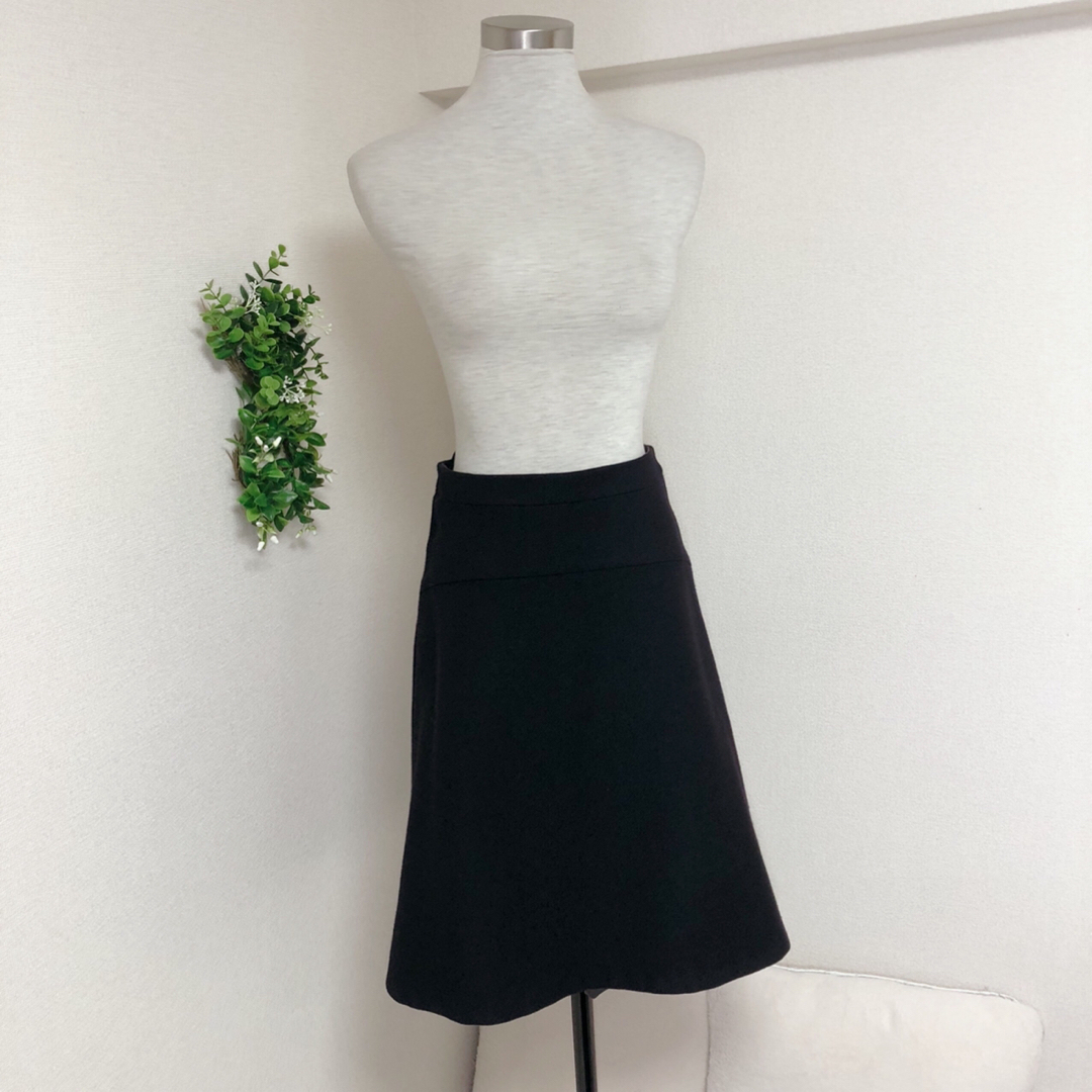 23区(ニジュウサンク)の23区のシンプル上品スカート黒36 レディースのスカート(ひざ丈スカート)の商品写真