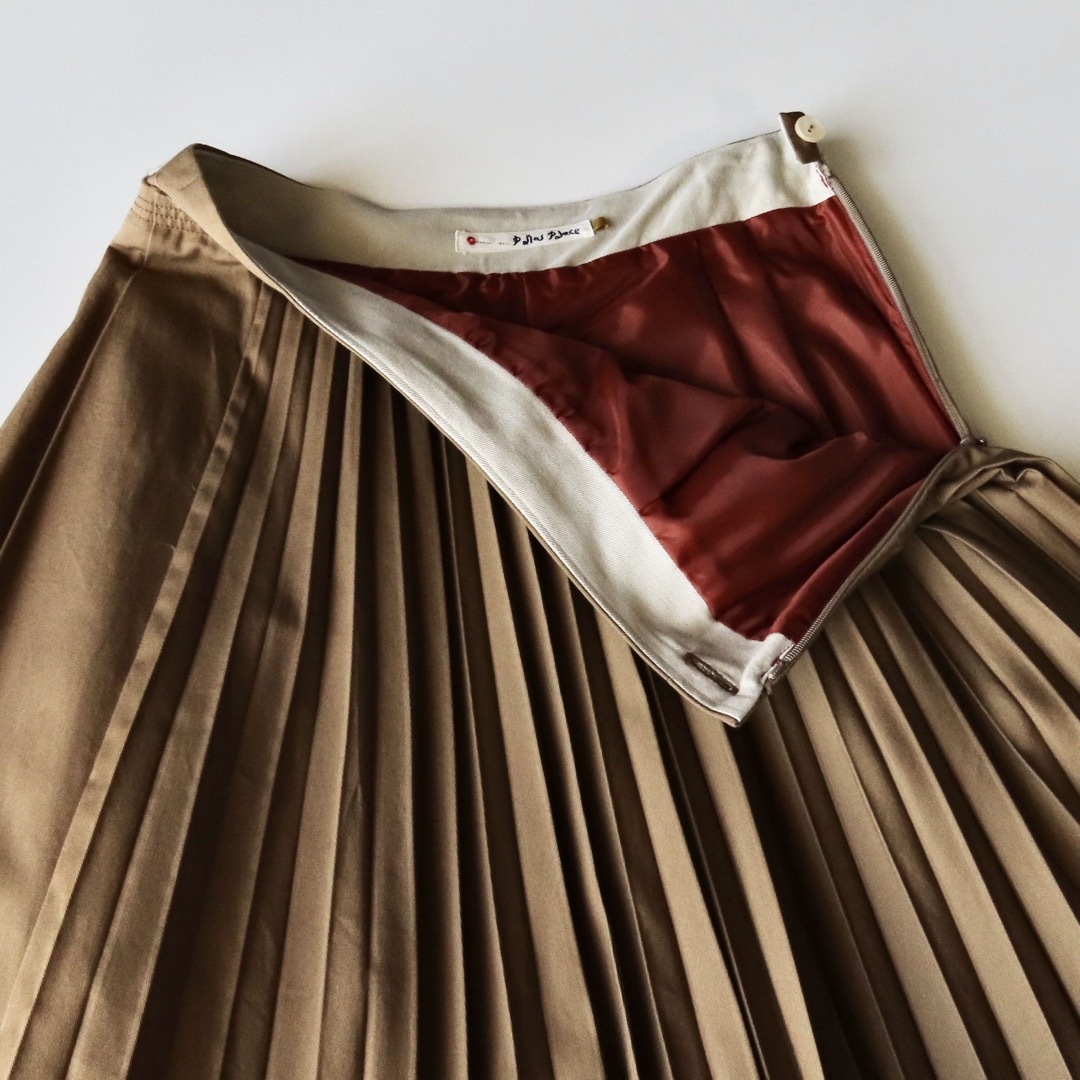 45rpm(フォーティーファイブアールピーエム)のよそおい掲載 美品 19冬 パラスパレス アシンメトリープリーツスカート 2 レディースのスカート(ロングスカート)の商品写真