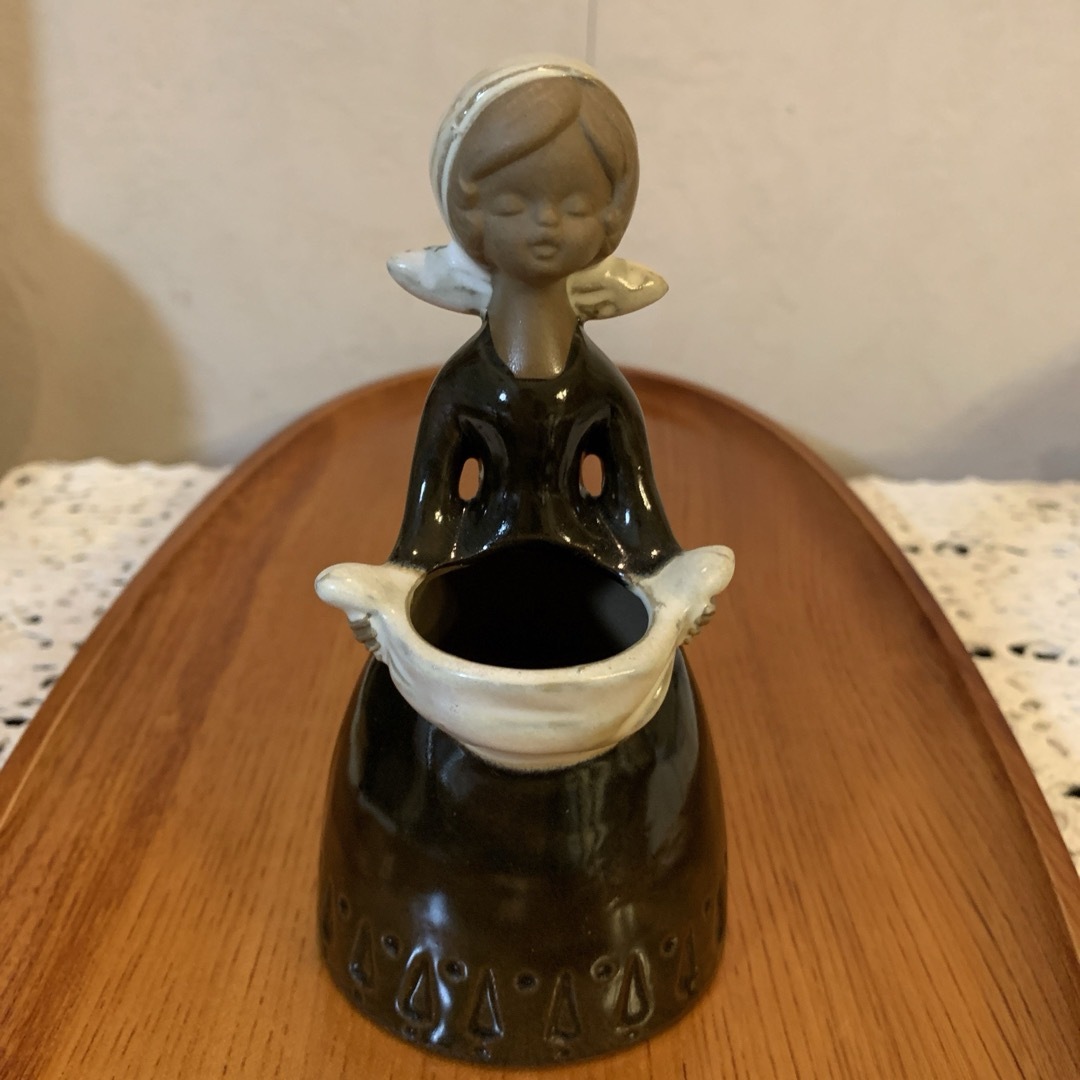 素焼き　陶器の人形　女の子　花瓶　フラワーベース インテリア/住まい/日用品のインテリア小物(置物)の商品写真