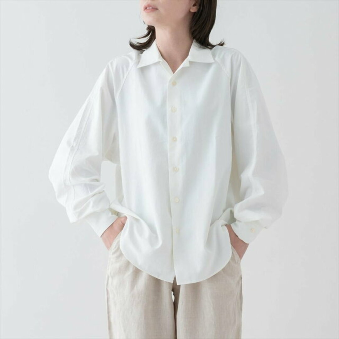 【ホワイト】リラックスラグランスリーブシャツ<ホワイト> レディースのトップス(シャツ/ブラウス(長袖/七分))の商品写真
